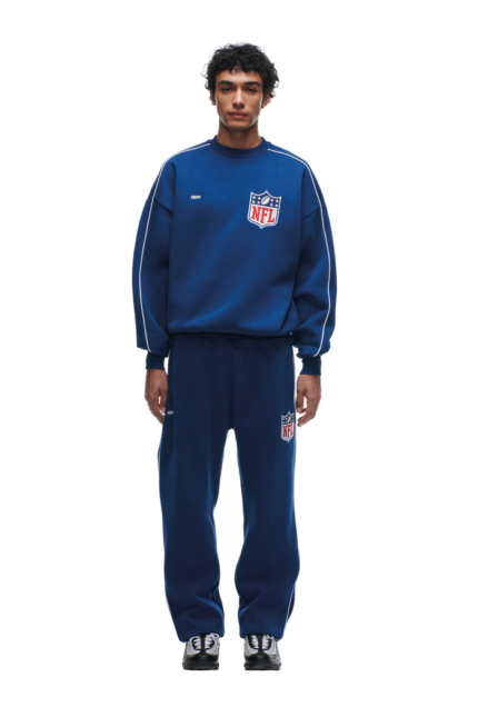 6PM Season SHIELD LOGO CREWNECK BLUE